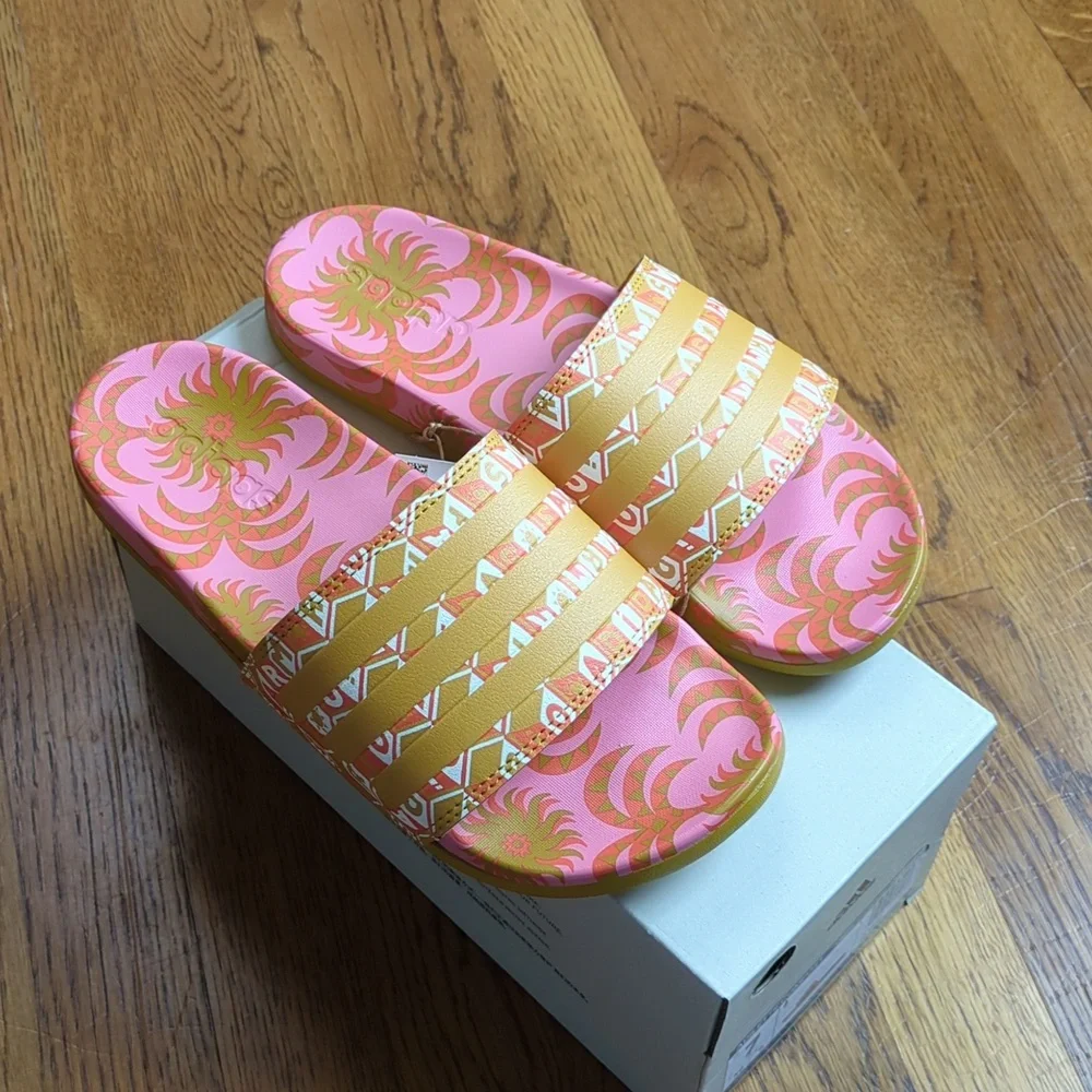 NIB FARM Rio Logo Slide Sandals Adidas Collab Womens Size 7 Pink Abstract Floral